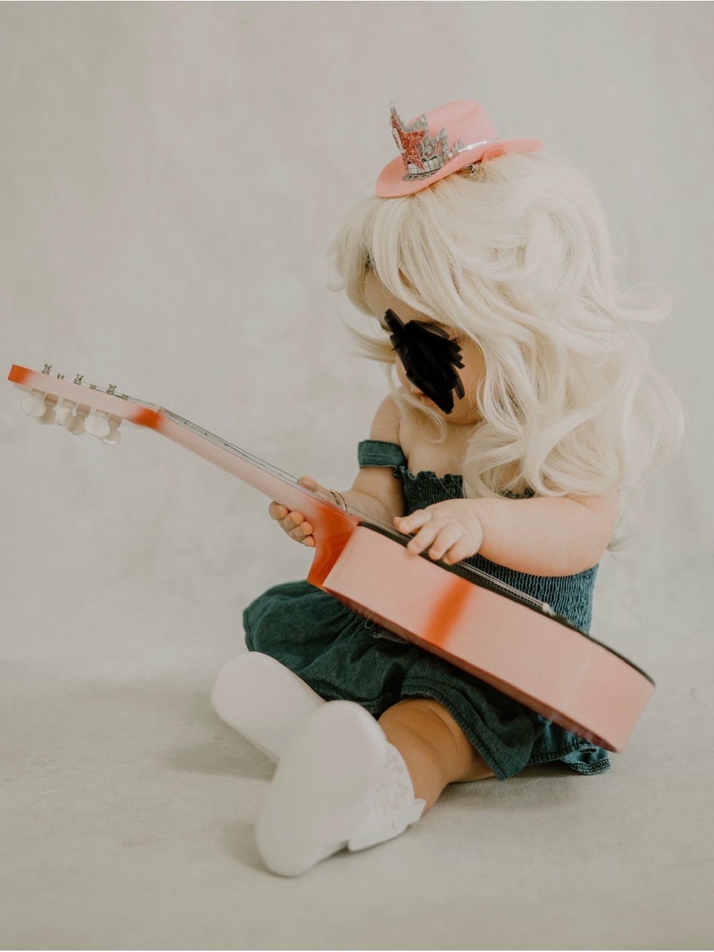 Blonde women’s wig - Dolly Parton wig